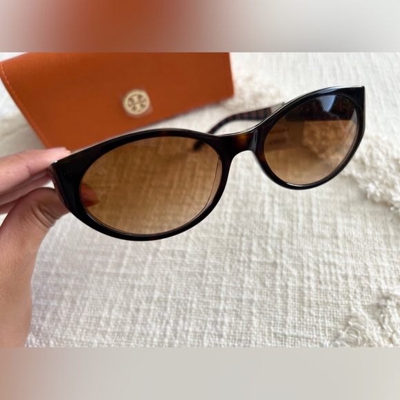 Tory Burch Tortoise Shell Sunglasses main image 6